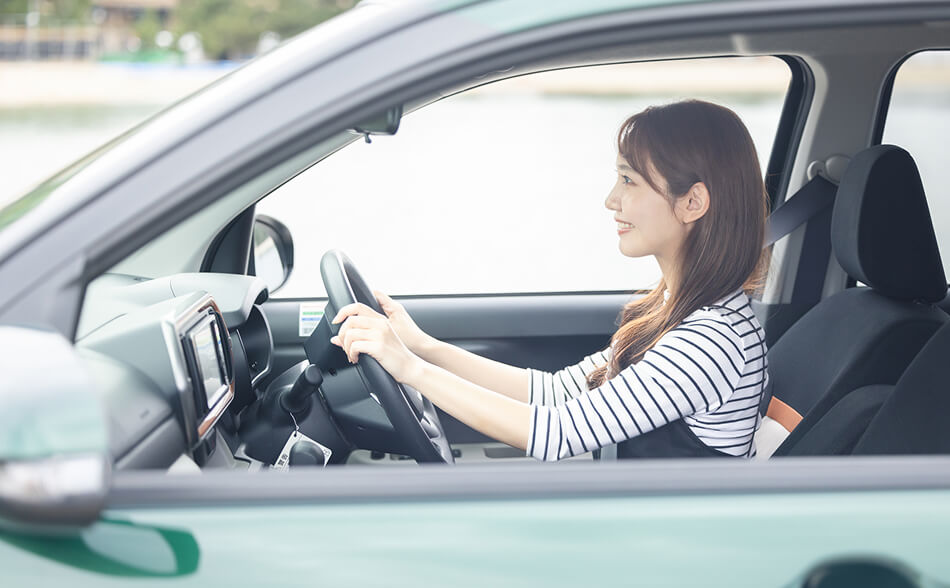 大通りへの出入りがしやすく車移動もスムーズ