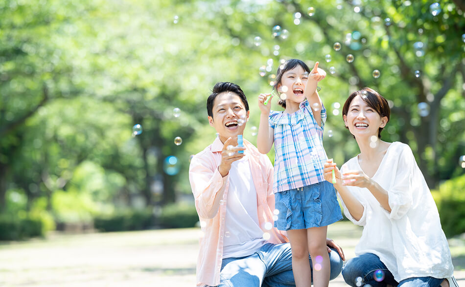 隣接する松浜公園まで徒歩2分！車を出さなくても気軽に外遊びへ。
