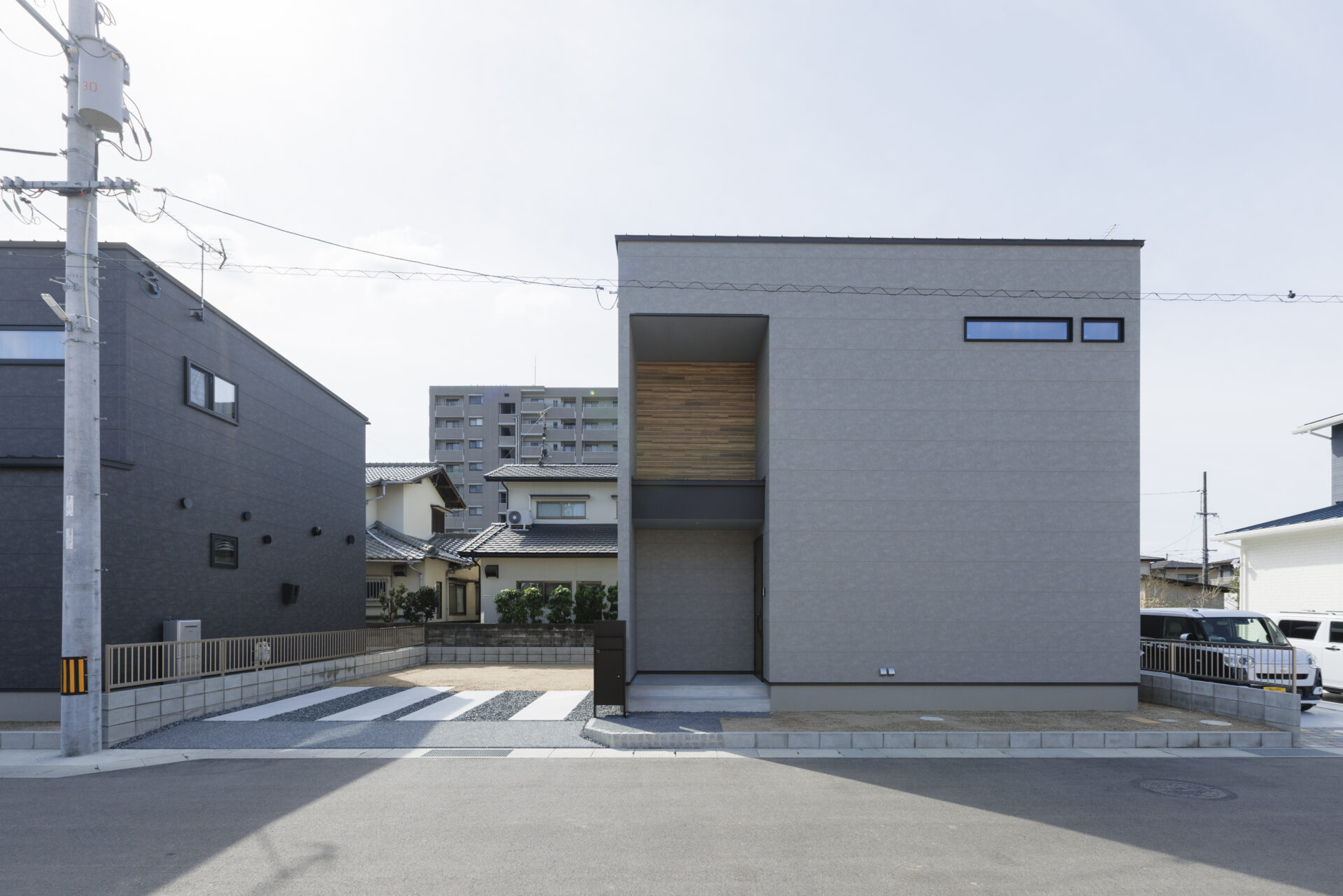 「賢くセンスよく、暮らす。」モノトーンで魅せる、ちょうどよい住まい。｜ミジュアリーコート藤原西町10号地分譲住宅